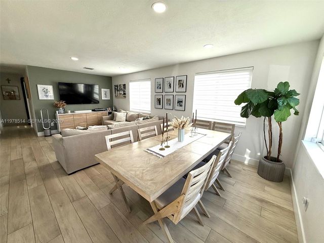 6545 SW 27th St, Miami, FL 33155