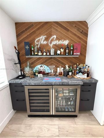 6545 SW 27th St, Miami, FL 33155