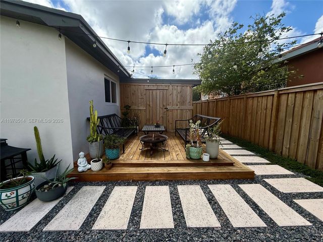 6545 SW 27th St, Miami, FL 33155