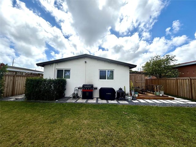 6545 SW 27th St, Miami, FL 33155