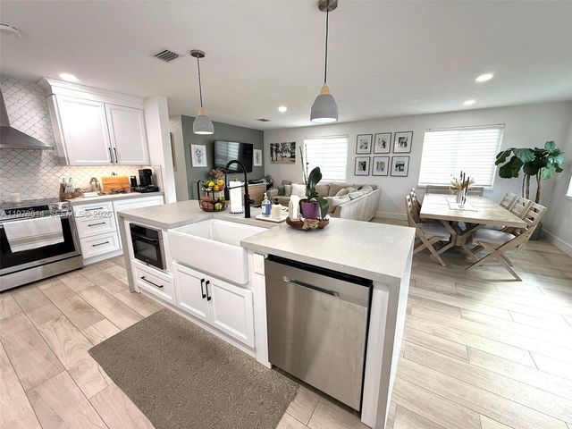 6545 SW 27th St, Miami, FL 33155