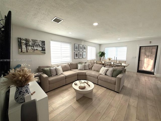 6545 SW 27th St, Miami, FL 33155