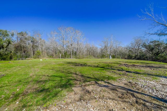 314 County Road 904, Alvin, TX 77511