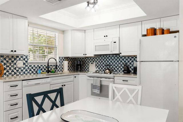 8106 GULF DRIVE, Holmes Beach, FL 34217