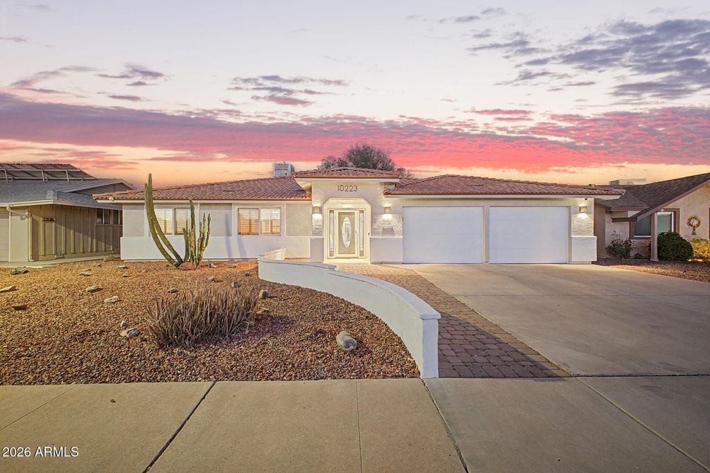 10223 W DESERT HILLS Drive, Sun City, AZ 85351 — photo 2