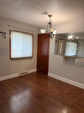 1276 Minnesota Avenue, Columbus, OH 43211