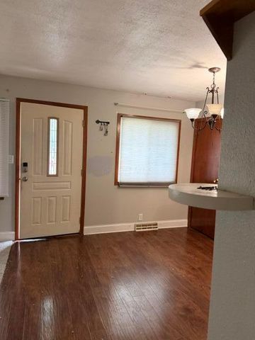 1276 Minnesota Avenue, Columbus, OH 43211