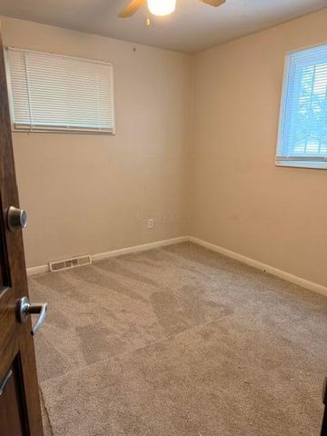 1276 Minnesota Avenue, Columbus, OH 43211
