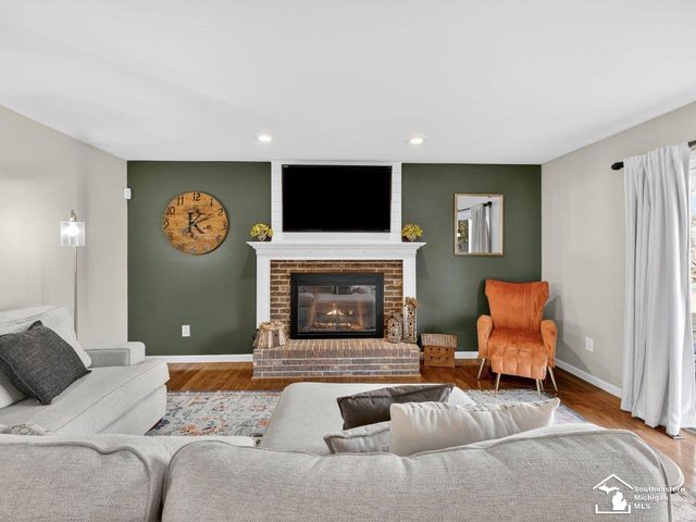 1944 Stoneybrook Lane, Temperance, MI 48182