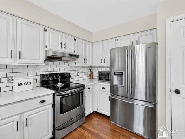 1944 Stoneybrook Lane, Temperance, MI 48182