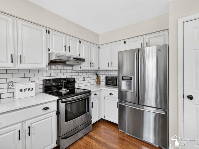 1944 Stoneybrook Lane, Temperance, MI 48182