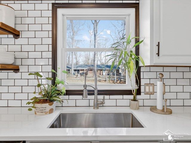 1944 Stoneybrook Lane, Temperance, MI 48182