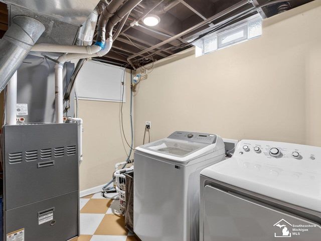 1944 Stoneybrook Lane, Temperance, MI 48182