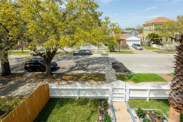 3209 Ursuline Street, Galveston, TX 77550