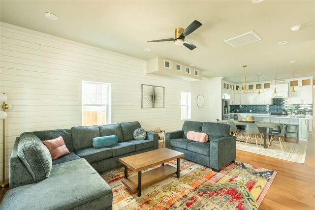 3209 Ursuline Street, Galveston, TX 77550