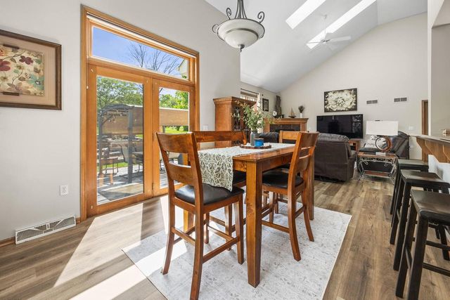309 Woodlands COURT, Hartland, WI 53029