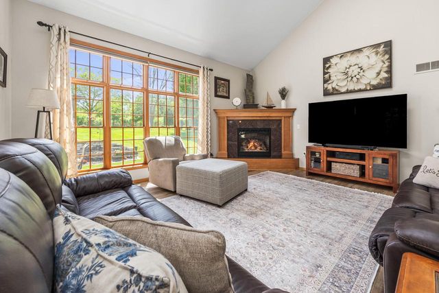 309 Woodlands COURT, Hartland, WI 53029