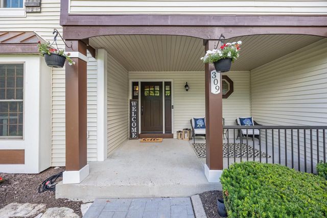 309 Woodlands COURT, Hartland, WI 53029