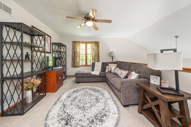 309 Woodlands COURT, Hartland, WI 53029