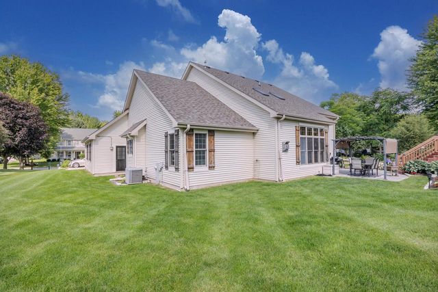 309 Woodlands COURT, Hartland, WI 53029