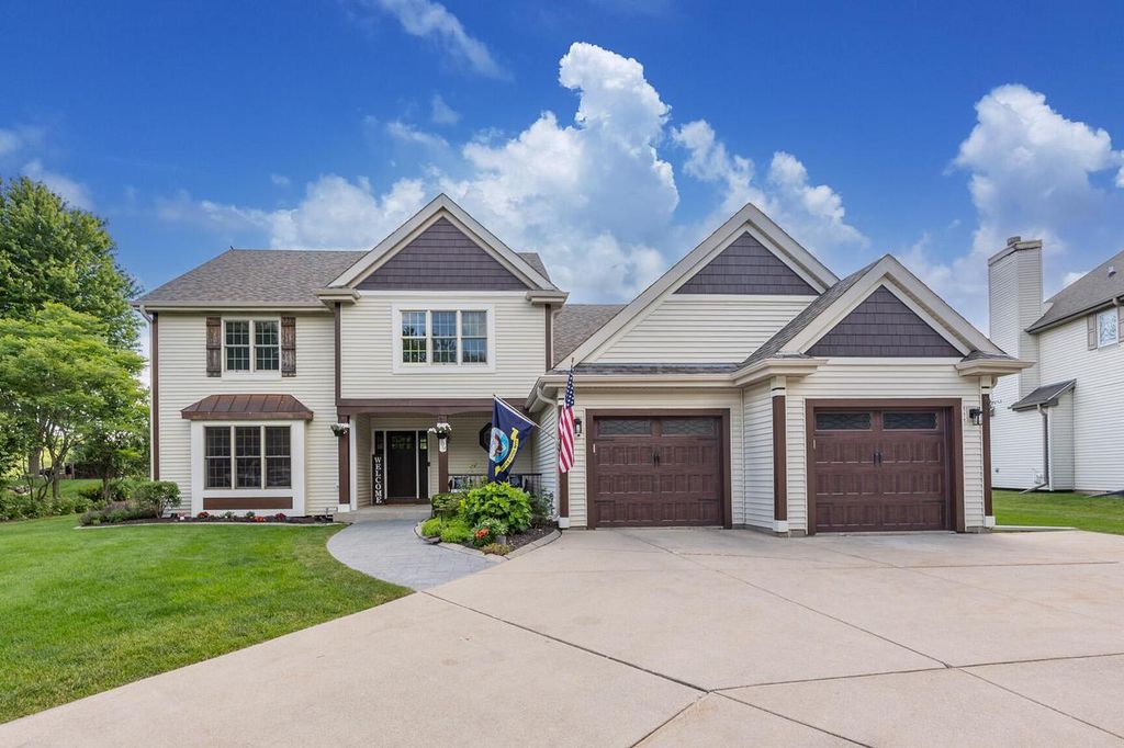 309 Woodlands COURT, Hartland, WI 53029