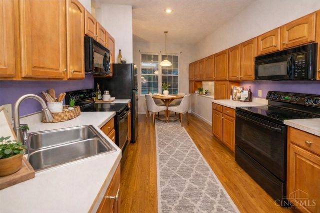 5905 Castlewood Crossing, Miami Twp, OH 45150