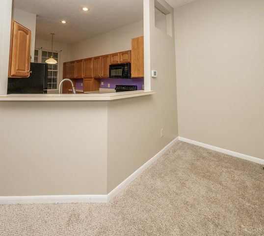 5905 Castlewood Crossing, Miami Twp, OH 45150