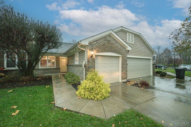5905 Castlewood Crossing, Miami Twp, OH 45150