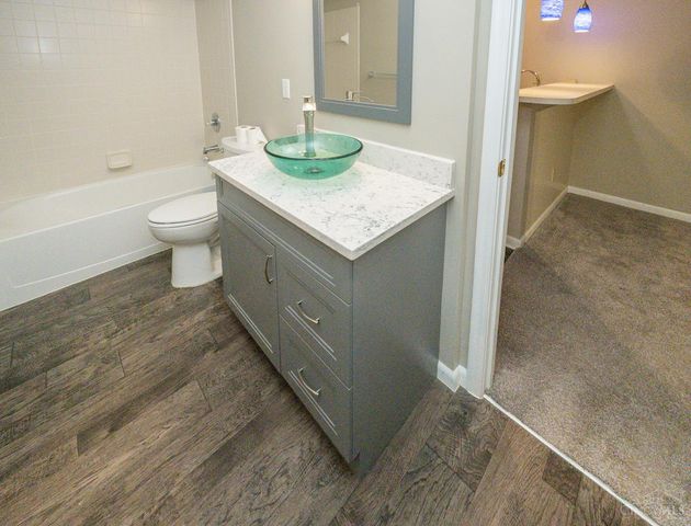 5905 Castlewood Crossing, Miami Twp, OH 45150