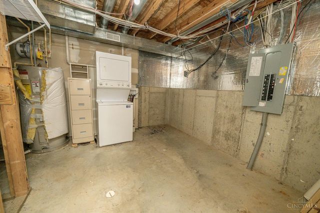 5905 Castlewood Crossing, Miami Twp, OH 45150