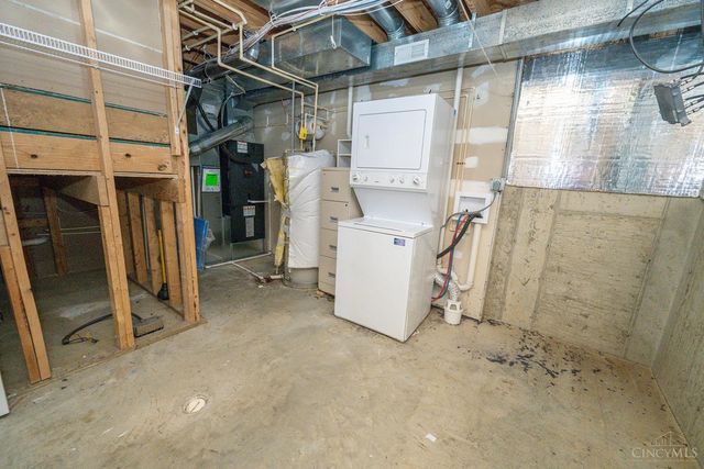 5905 Castlewood Crossing, Miami Twp, OH 45150