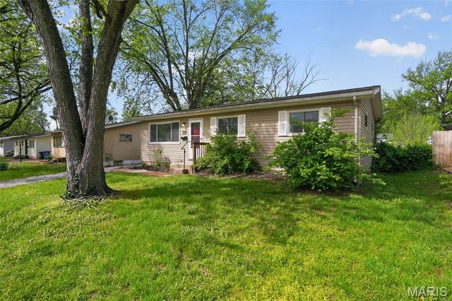 253 Elmdale Drive, Ferguson, MO 63135