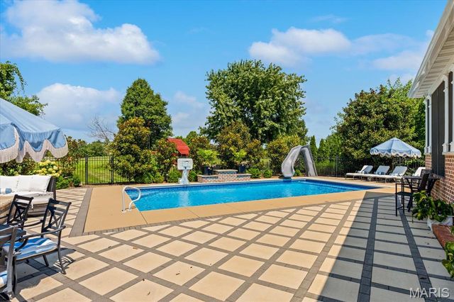 513 Niblick Drive, Caseyville, IL 62232