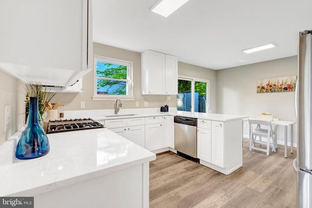 8909 VICTORIA RD, Springfield, VA 22151