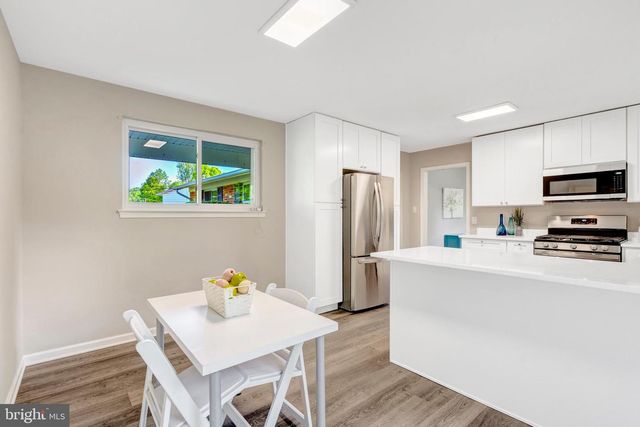 8909 VICTORIA RD, Springfield, VA 22151