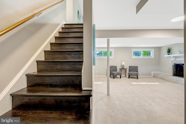 8909 VICTORIA RD, Springfield, VA 22151