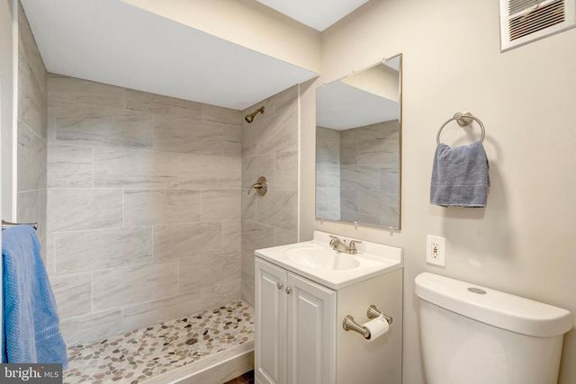 8909 VICTORIA RD, Springfield, VA 22151
