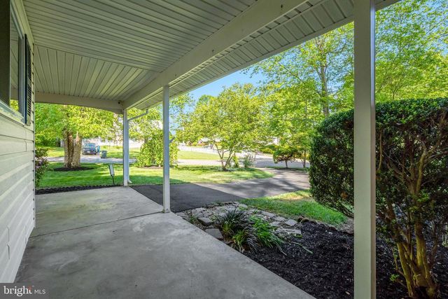 8909 VICTORIA RD, Springfield, VA 22151