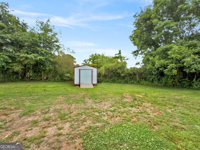 69 Stuart Avenue, Forsyth, GA 31029