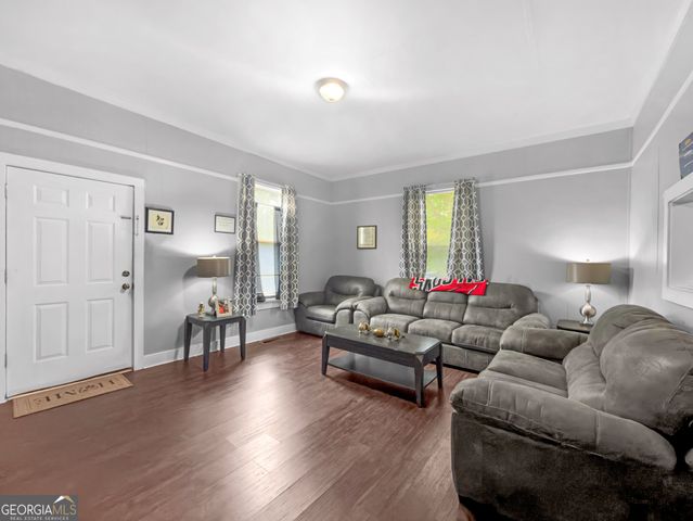 69 Stuart Avenue, Forsyth, GA 31029