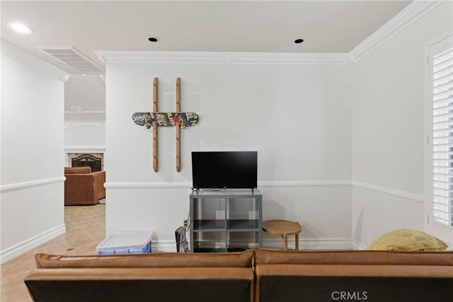 2512 Moffitt Way, Bakersfield, CA 93309