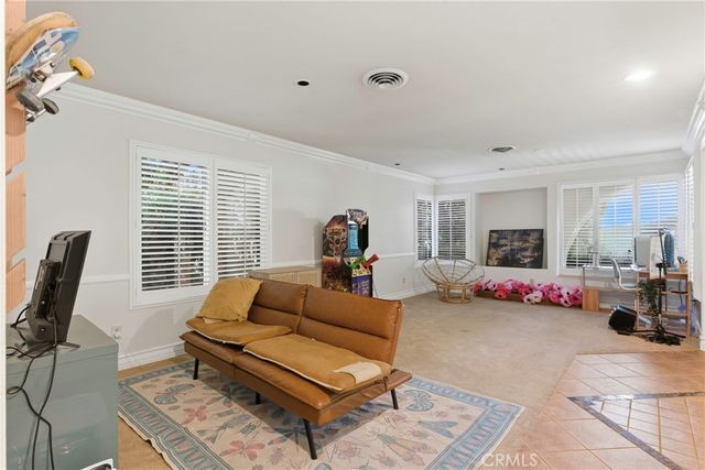 2512 Moffitt Way, Bakersfield, CA 93309