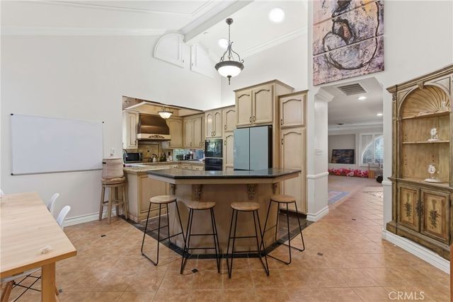 2512 Moffitt Way, Bakersfield, CA 93309