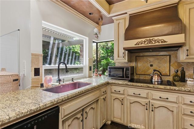 2512 Moffitt Way, Bakersfield, CA 93309