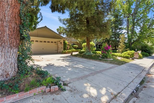 2512 Moffitt Way, Bakersfield, CA 93309