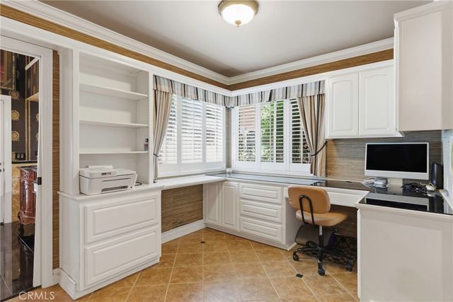 2512 Moffitt Way, Bakersfield, CA 93309