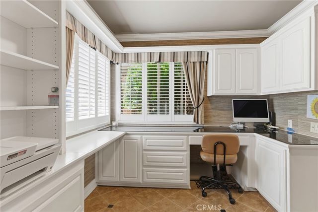 2512 Moffitt Way, Bakersfield, CA 93309