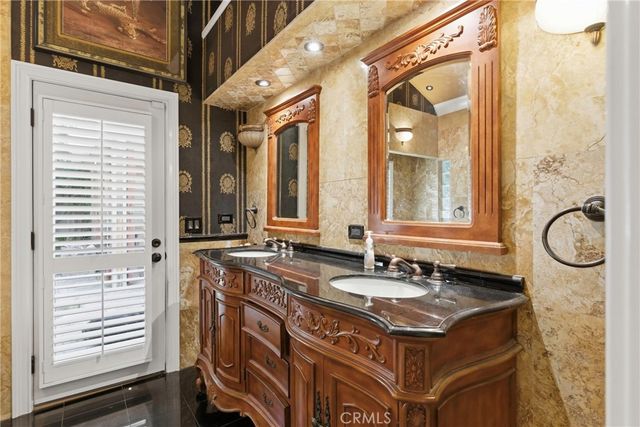 2512 Moffitt Way, Bakersfield, CA 93309
