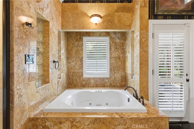 2512 Moffitt Way, Bakersfield, CA 93309