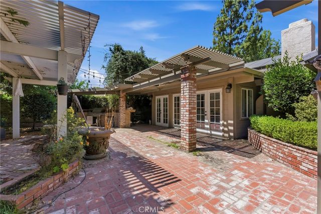 2512 Moffitt Way, Bakersfield, CA 93309
